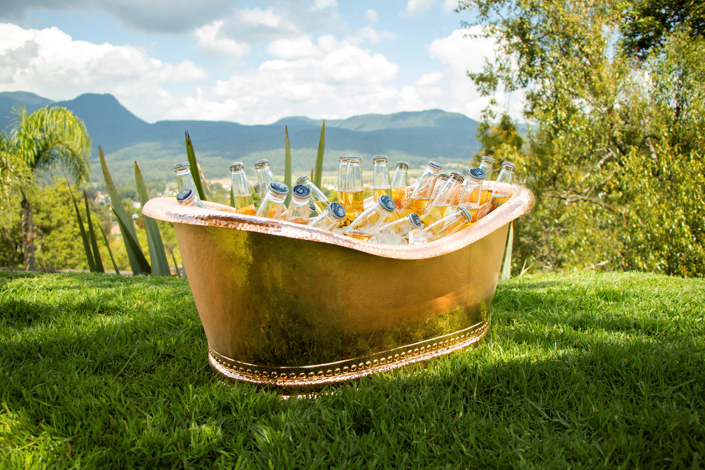 30" Oval Tub Shaped Hammered Copper Cooler